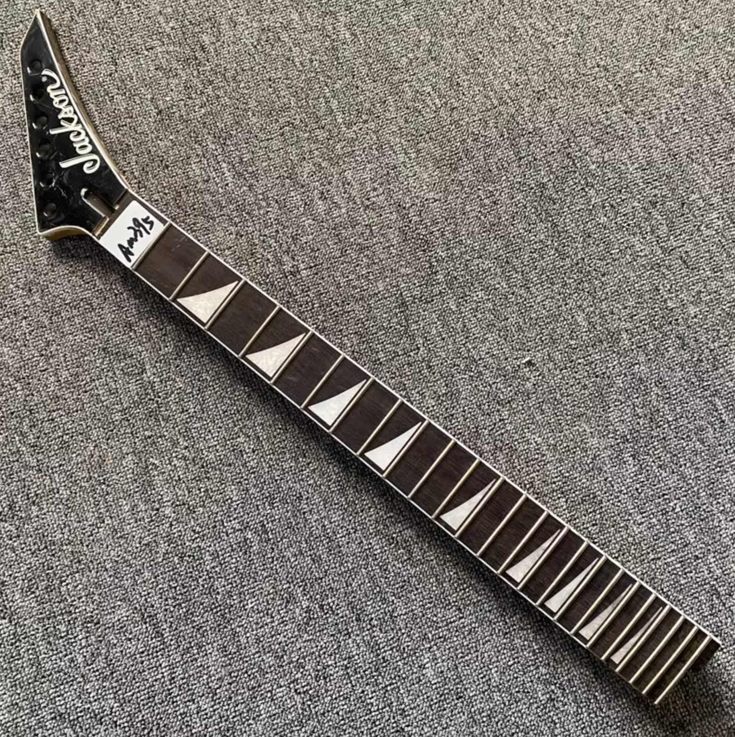 Jackson Guitar Maple Wood Neck, 24 Frets Rosewood Fingerboard