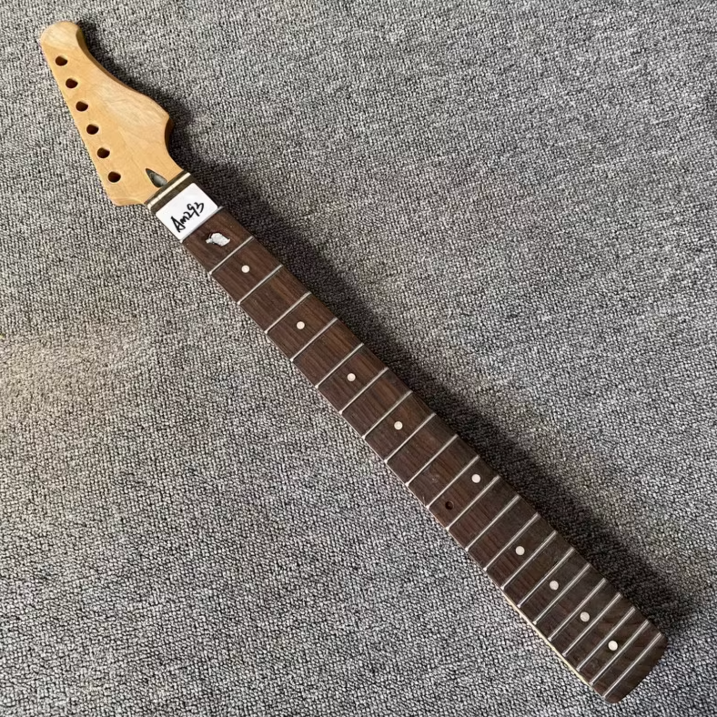 Maple Wood Neck Guitar, Rosewood 22 Frets Fingerboard Fretboard
