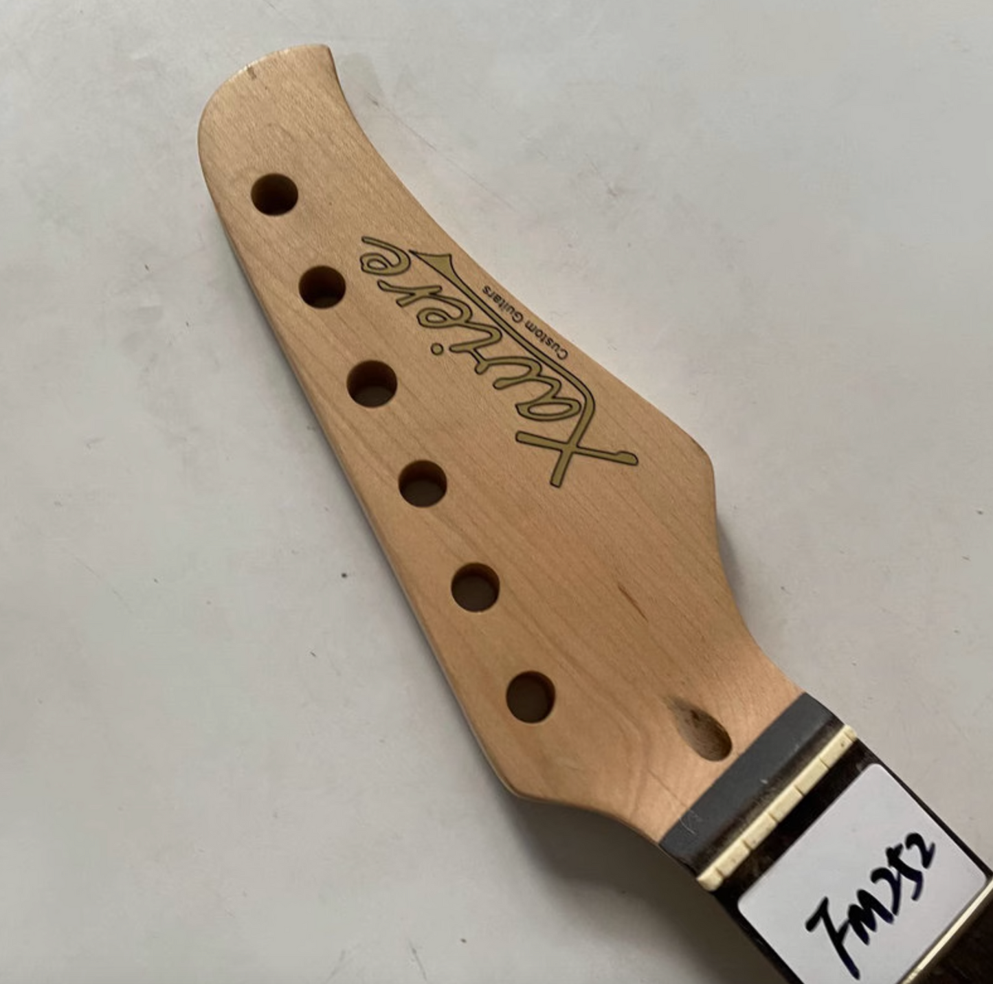 Xaviere Guitar Maple Wood Neck, Rosewood 21 Frets Fingerboard