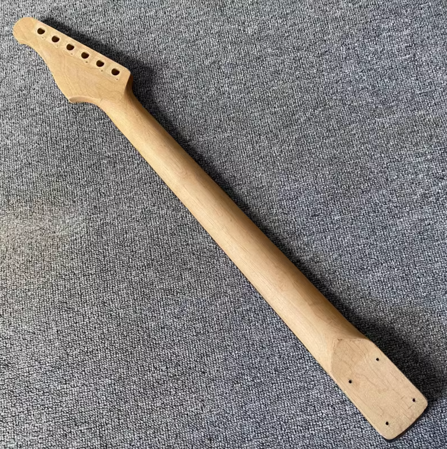Maple Wood Neck Guitar, Rosewood 22 Frets Fingerboard Fretboard