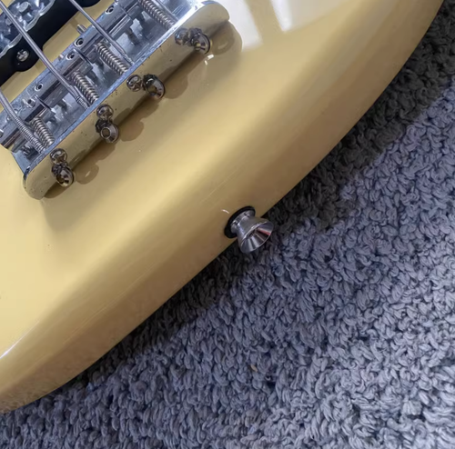 Eko 4 String Electric Bass, Basswood Body, Maple Neck, Rosewood Rosewood