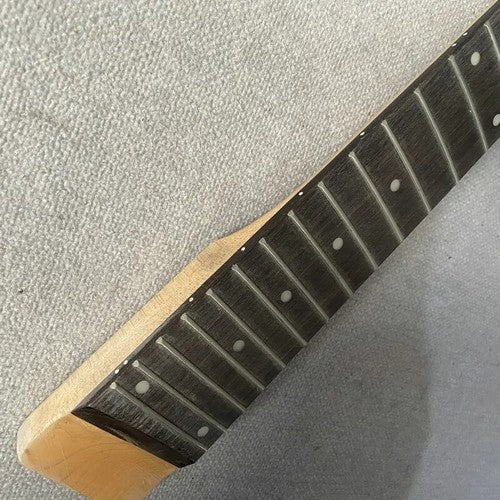 Giannini 5 String Bass Maple Wood Neck, 24 Frets Rosewood Fingerboard