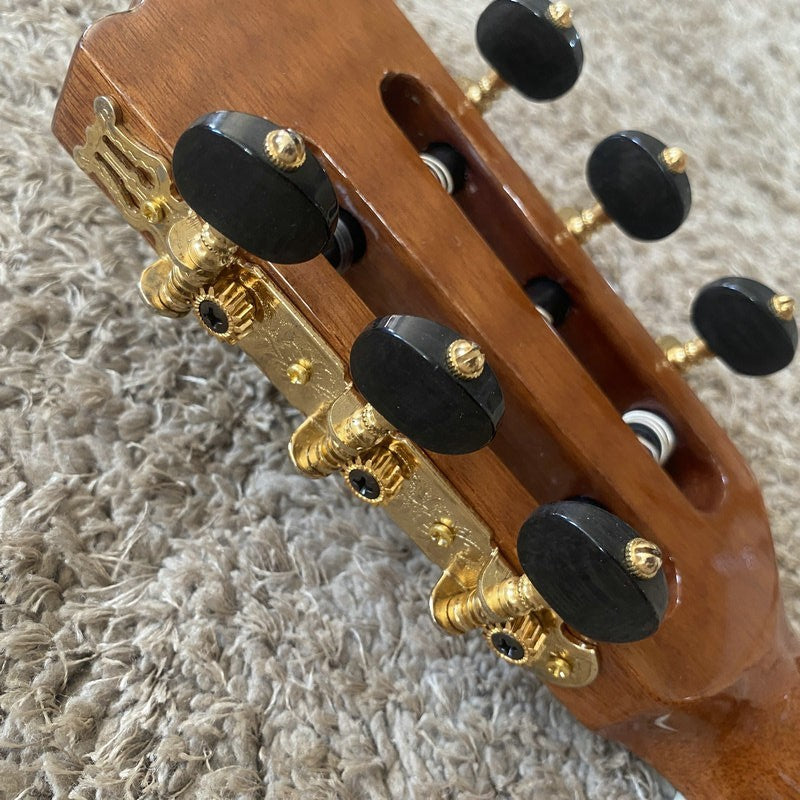 Luna 40 Inch Classical Guitar Pine Top Body Mahogany Neck Rosewood Fre