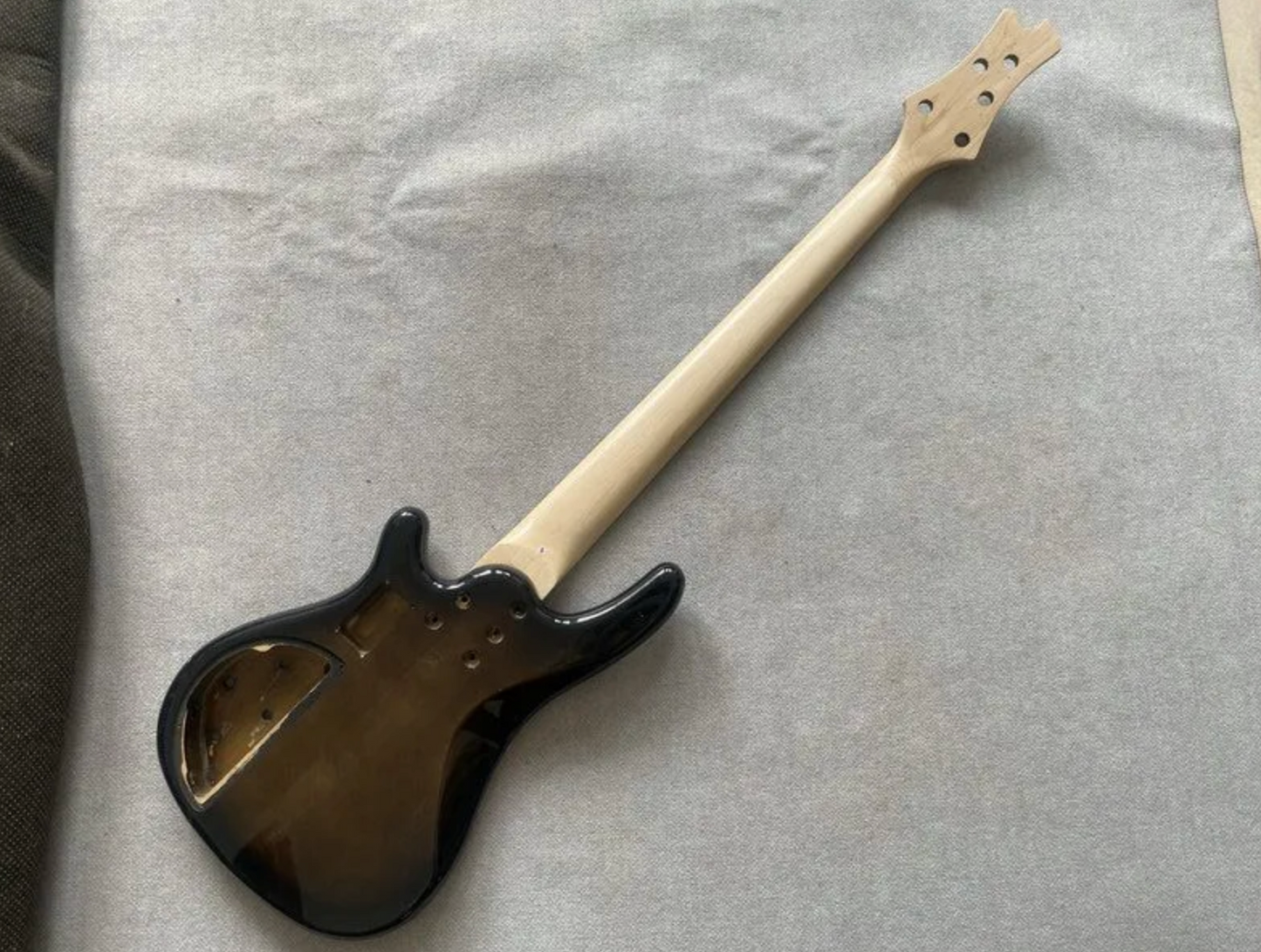 5 String Electric Bass Basswood Sunburst Body, Maple Neck, Rosewood Fr