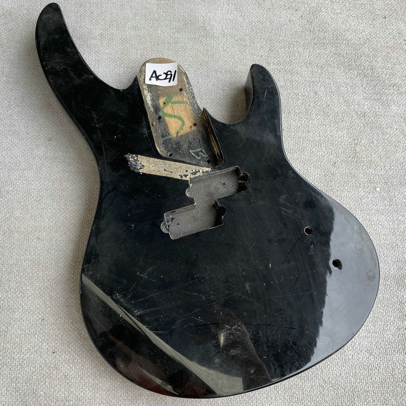 Gloss Black Finish 4 String Bass Basswood Body