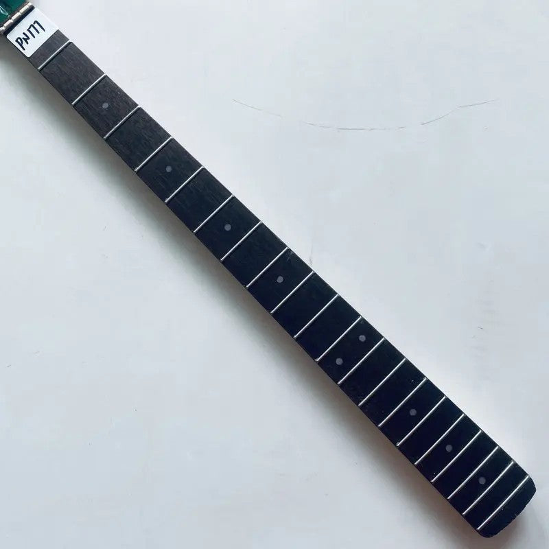 Green 4 String Electric Bass Maple Neck, 20 Frets Rosewood Fingerboard