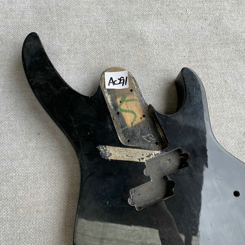 Gloss Black Finish 4 String Bass Basswood Body