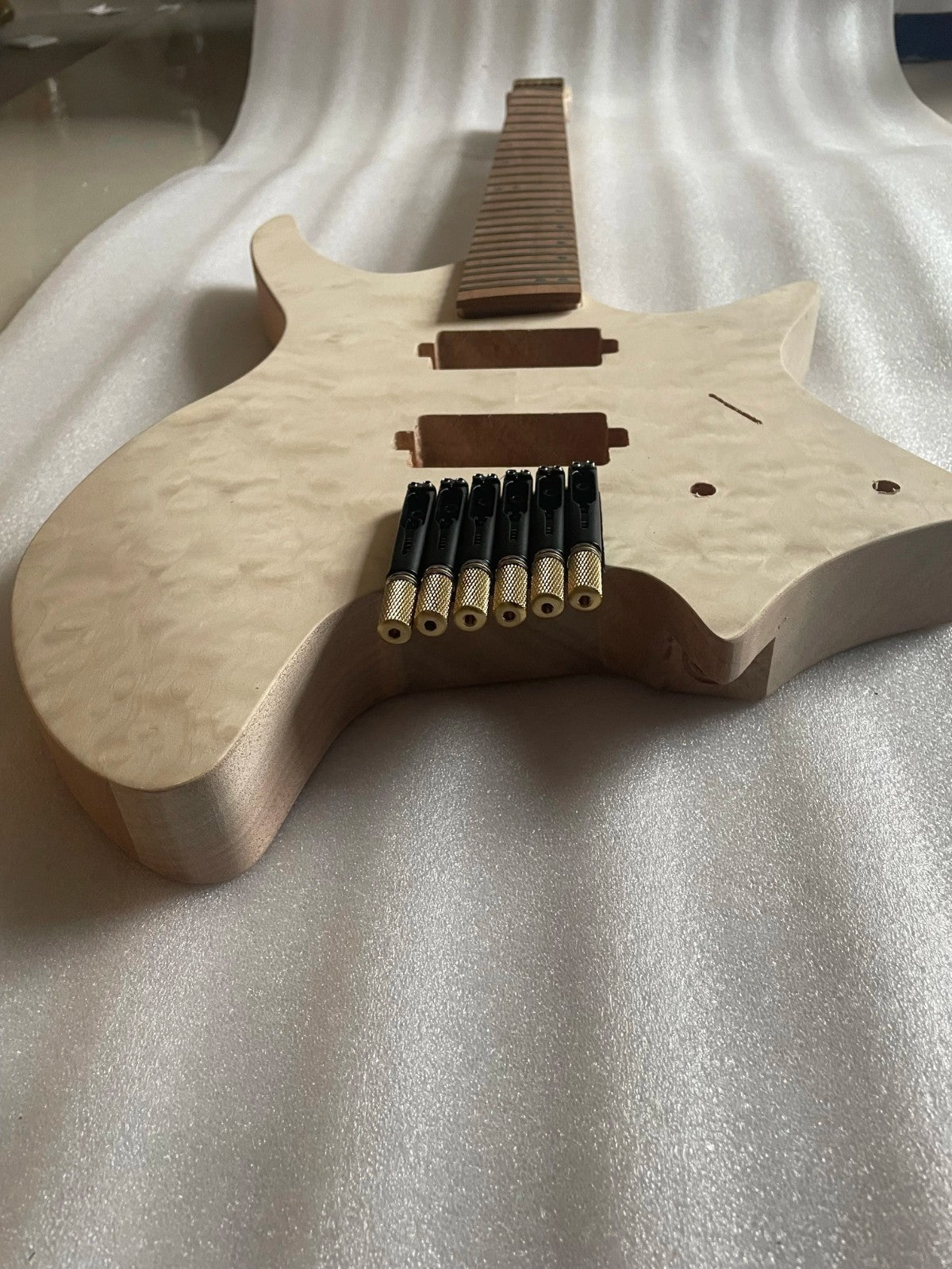 Mahogany Wood Headless Guitar Body with Maple Neck