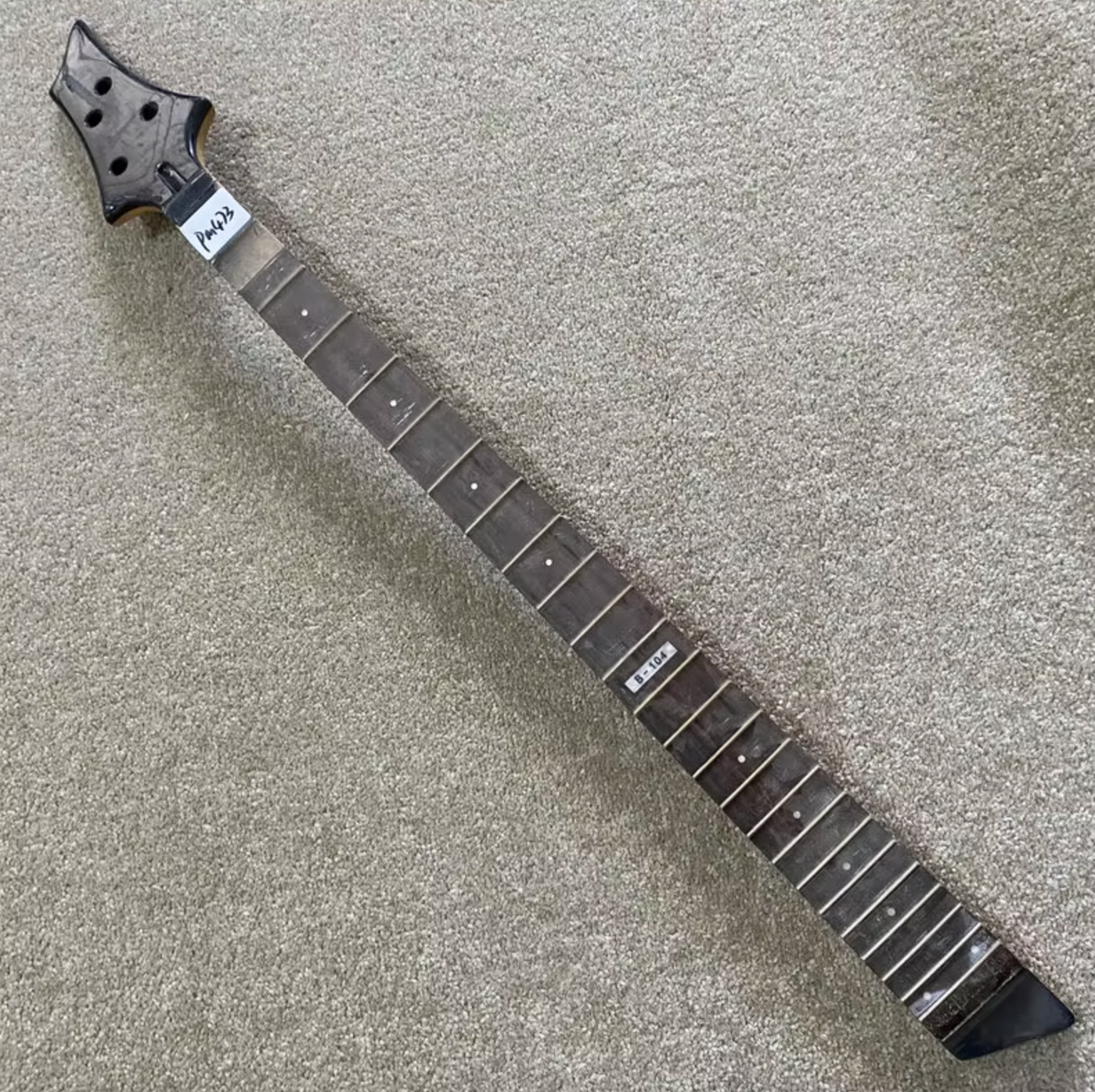 Black Maple Wood 4 String Bass Neck, Rosewood Fretboard 24 Frets