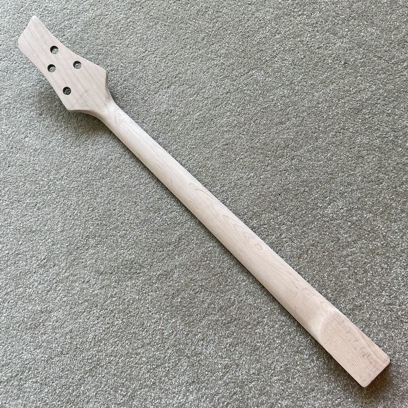 Babilon 4 String Bass Maple Neck, Rosewood Fingerboard 22 Frets