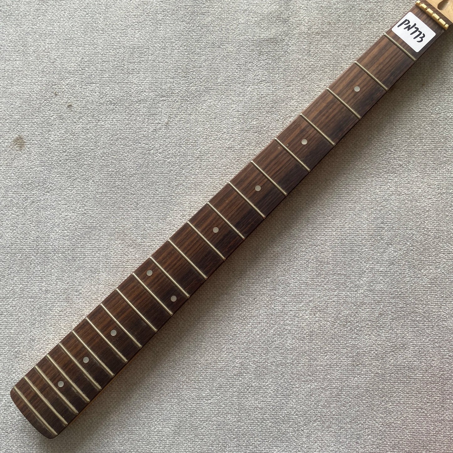Eko 5 String Electric Bass Maple Wood Neck, Rosewood Fretboard 21 Fret