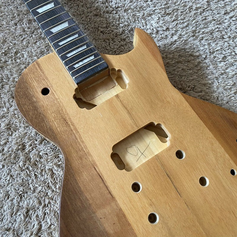 Mahogany Veneer Top Basswood Guitar Body, Maple Neck Fit Les Paul LP
