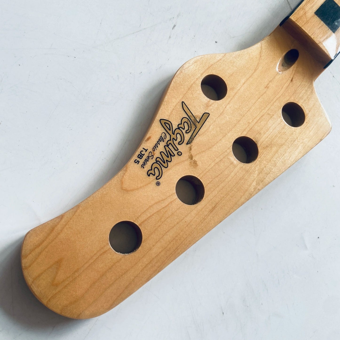 Tagima 5 String Bass Maple Wood Neck, 20 Frets Fingerboard Fretboard