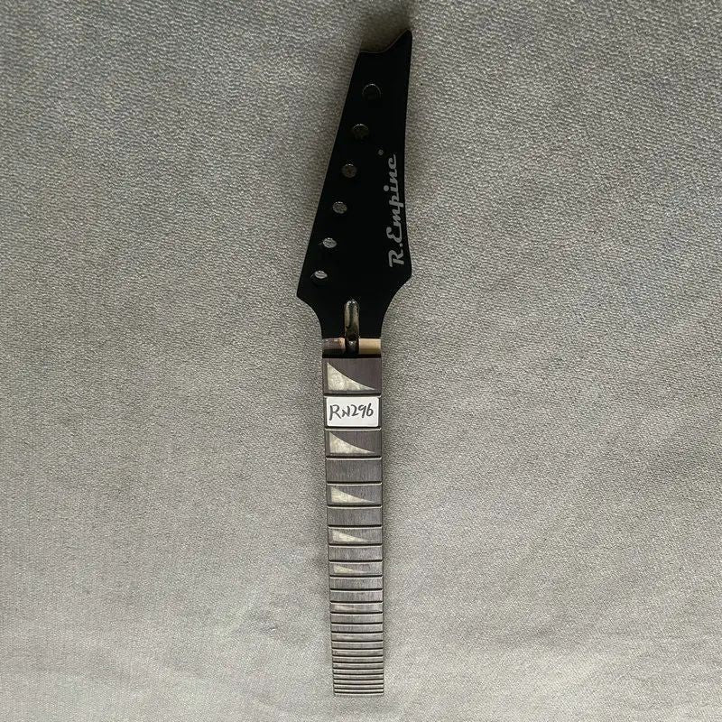Black Electric Guitar Maple Wood Neck, 24 Frets Rosewood Fingerboard