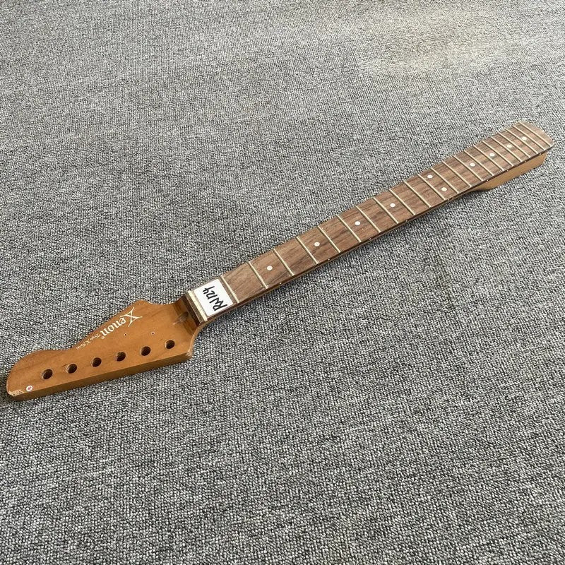 Rosewood Fingerboard Electric Guitar Roasted Maple Neck