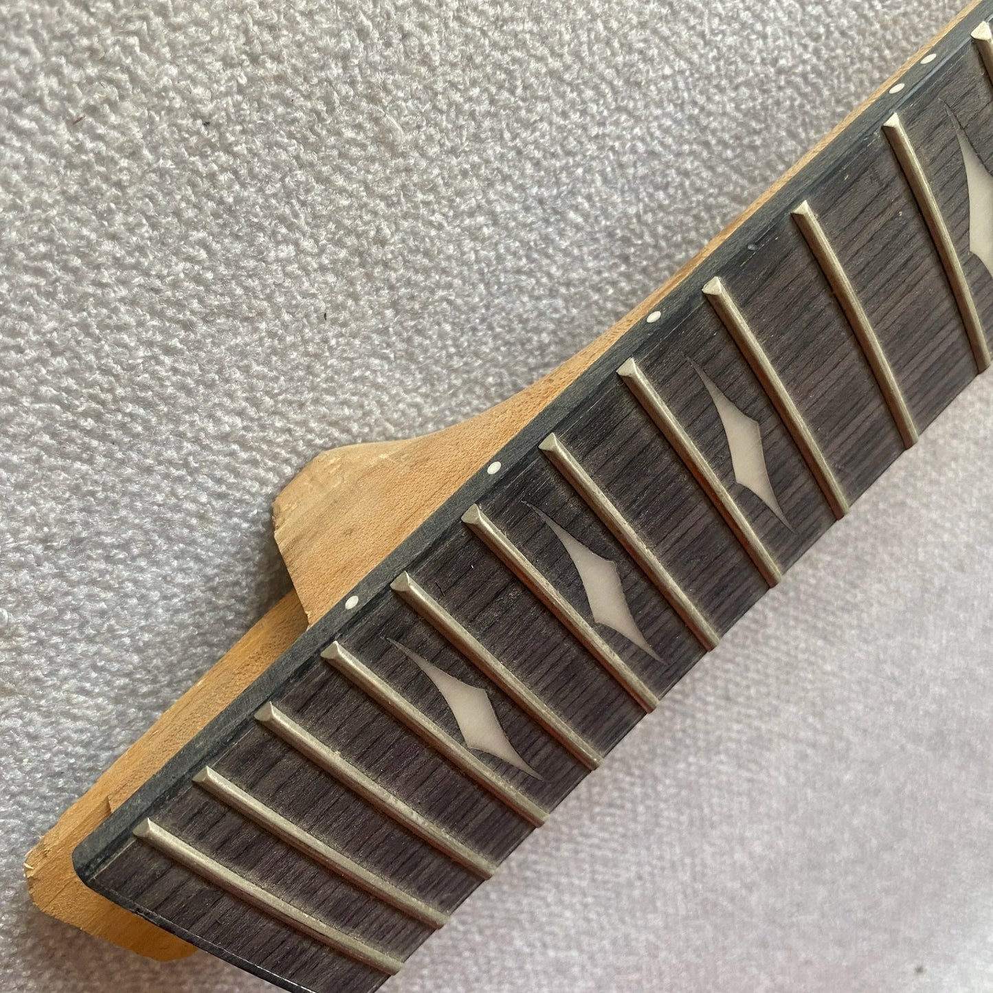 Set In Guitar Maple Wood Neck, 24 Frets Rosewood Fingerboard Fretboard