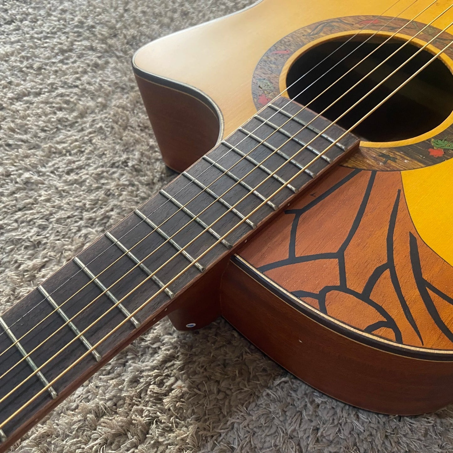 41'Acoustic Guitar in Vintage Yellow, Solid Spruce Top Body, Mahogany