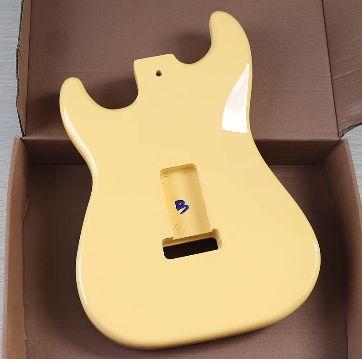 Milky Yellow Guitar Poplar Wood Body Fit Stratocaster Strat