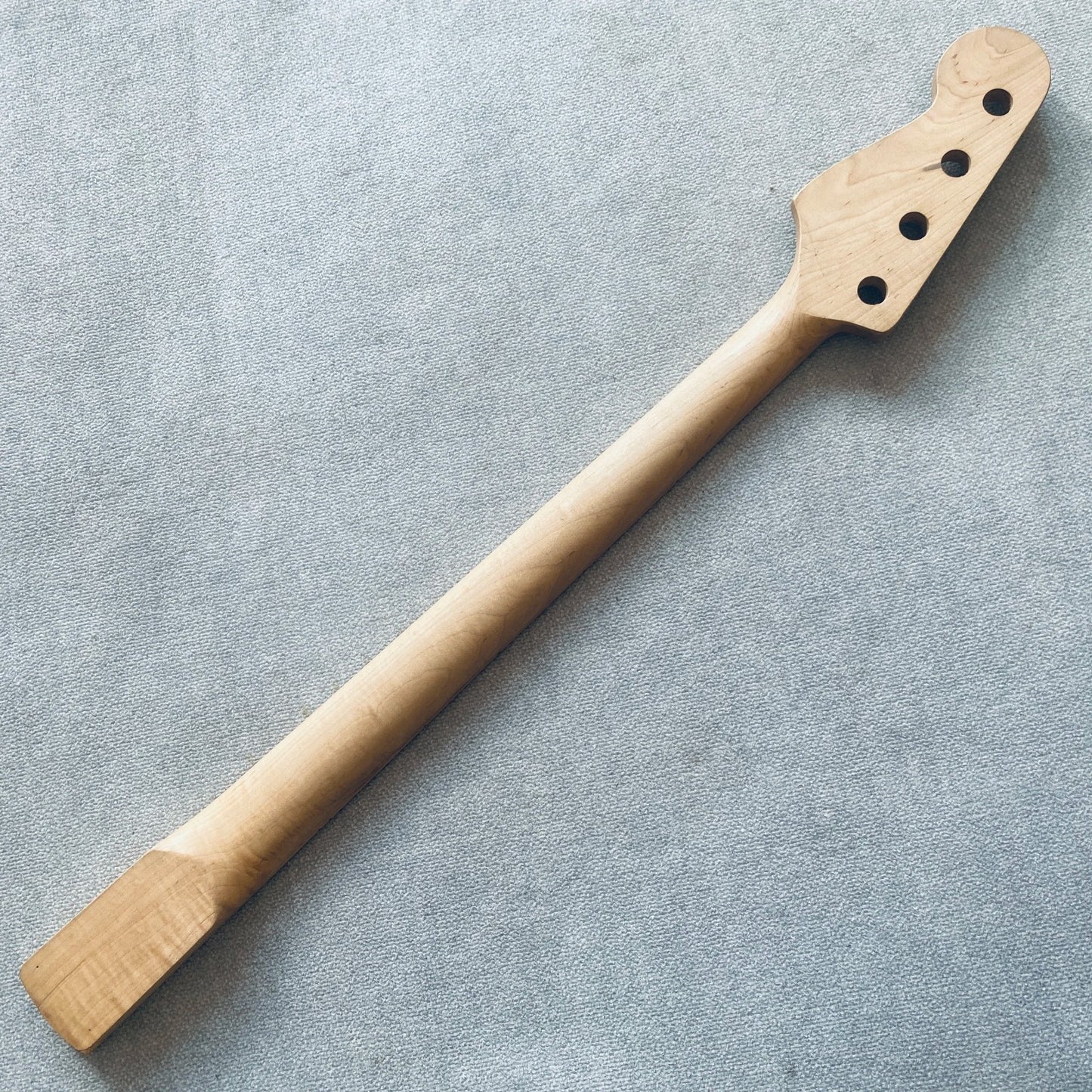Eagle 4 String Maple Wood Neck, 21 Frets Maple Fingerboard