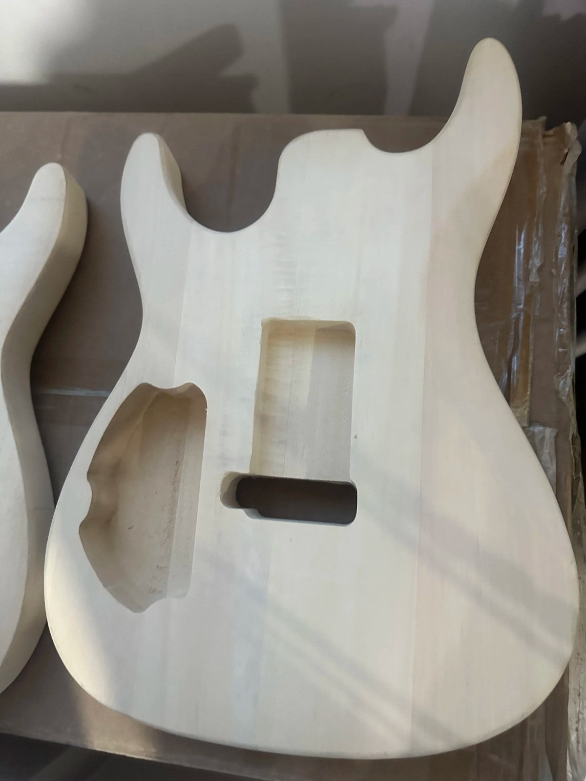 HH Basswood Unfinished Guitar Body with Veneer Tiger Maple Top