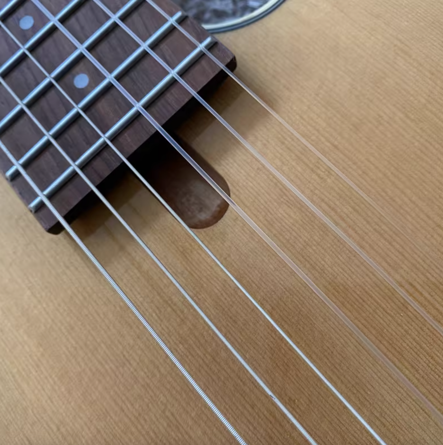 Silent Classical Guitar, Spruce and Mahogany Body, Rosewood Fingerboar
