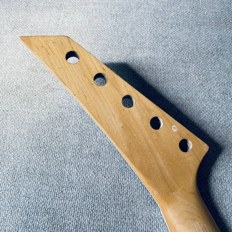 Jackson 5 String Bass Maple Neck, Rosewood Fingerboard Fretboard