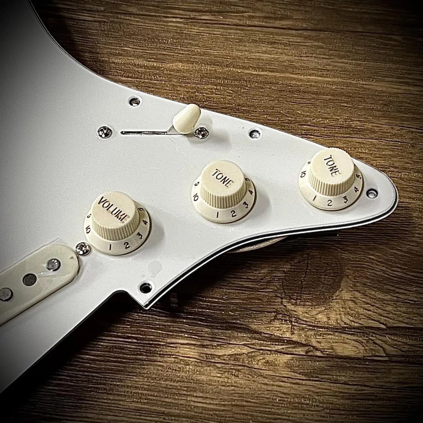 SSS White Guitar Prewired Loaded Pickguard with Alnico Pickups Fit Str
