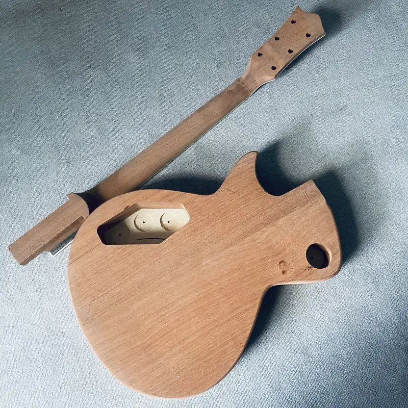 Tagima Guitar Tiger Maple Top Body with Mahogany Neck, Rosewood Finger