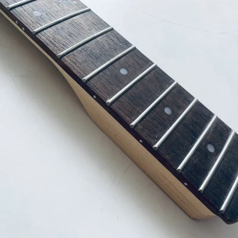 Green 4 String Electric Bass Maple Neck, 20 Frets Rosewood Fingerboard