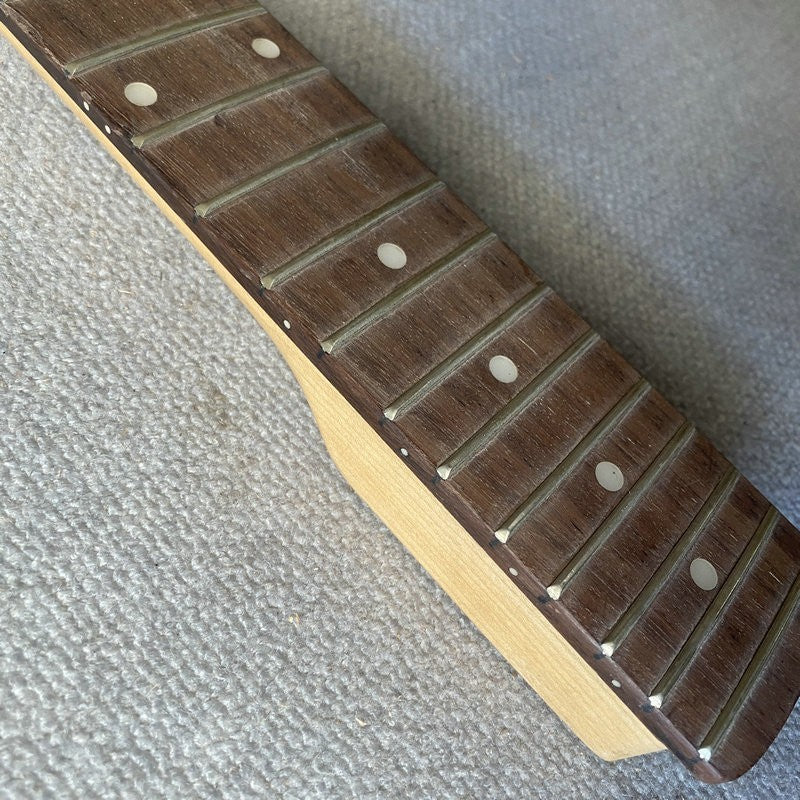 Roxy Guitar Maple Wood Neck, Rosewood 22 Frets Fingerboard