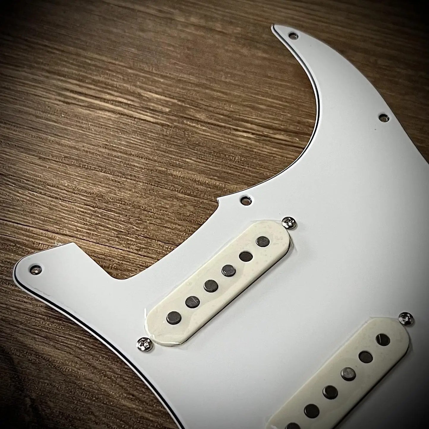 SSS White Guitar Prewired Loaded Pickguard with Alnico Pickups Fit Str