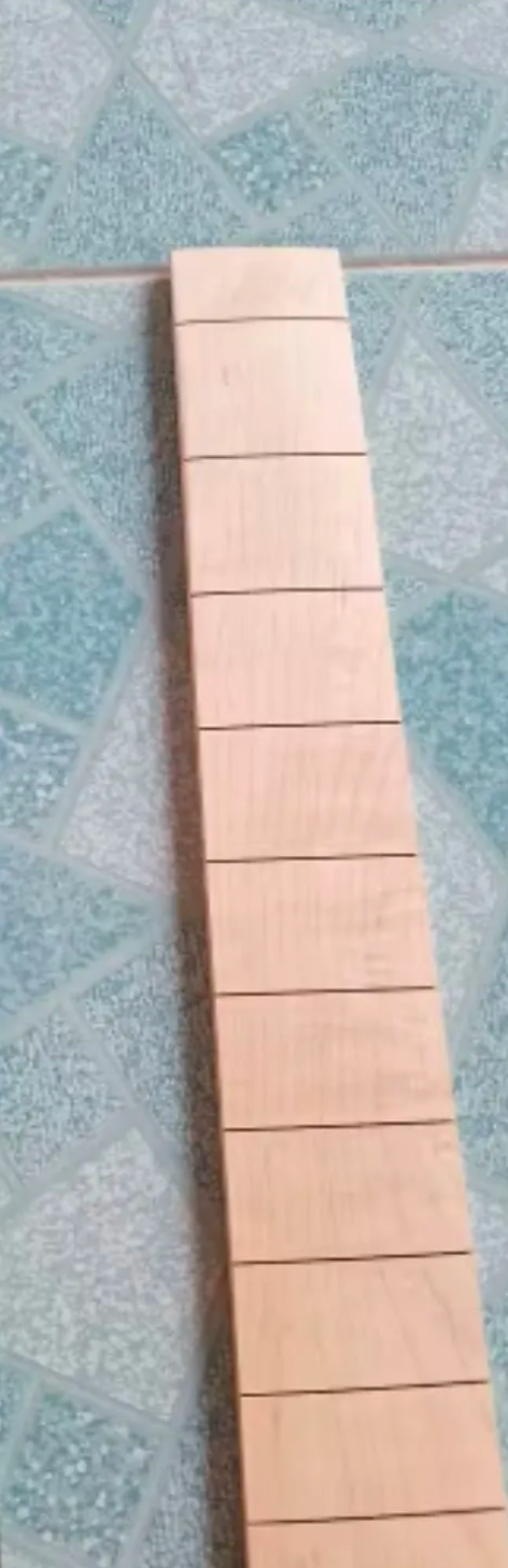 24 Frets Maple Wood Electric Guitar Fingerboard Neck, 648MM Scale Leng