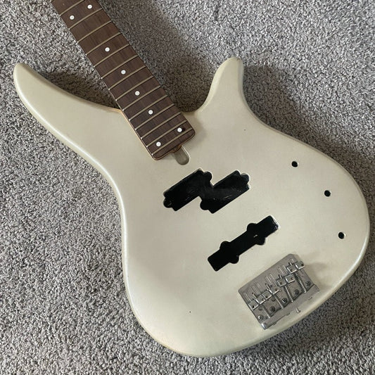 4 String Electric Bass Metallic Basswood Body, Maple Neck, Rosewood Fi