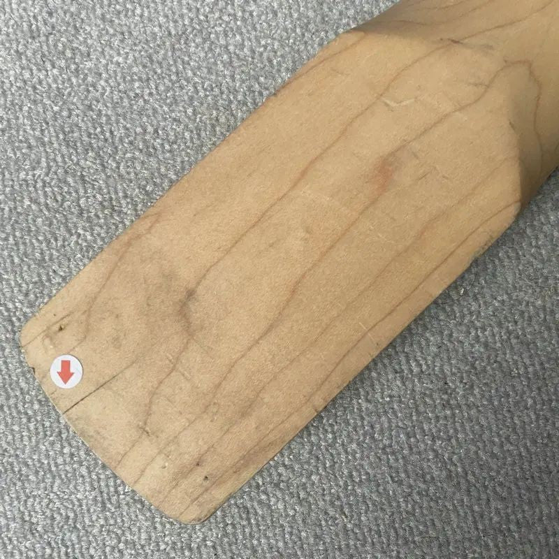 White 4 String Bass Maple Neck, Rosewood 21 Frets Fingerboard