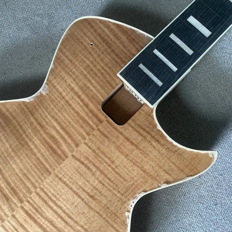 Tagima Guitar Tiger Maple Top Body with Mahogany Neck, Rosewood Finger
