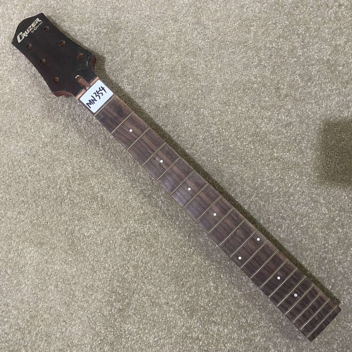 Cruzer Guitar Mahogany Wood Neck, Rosewood Fingerboard 20 Frets