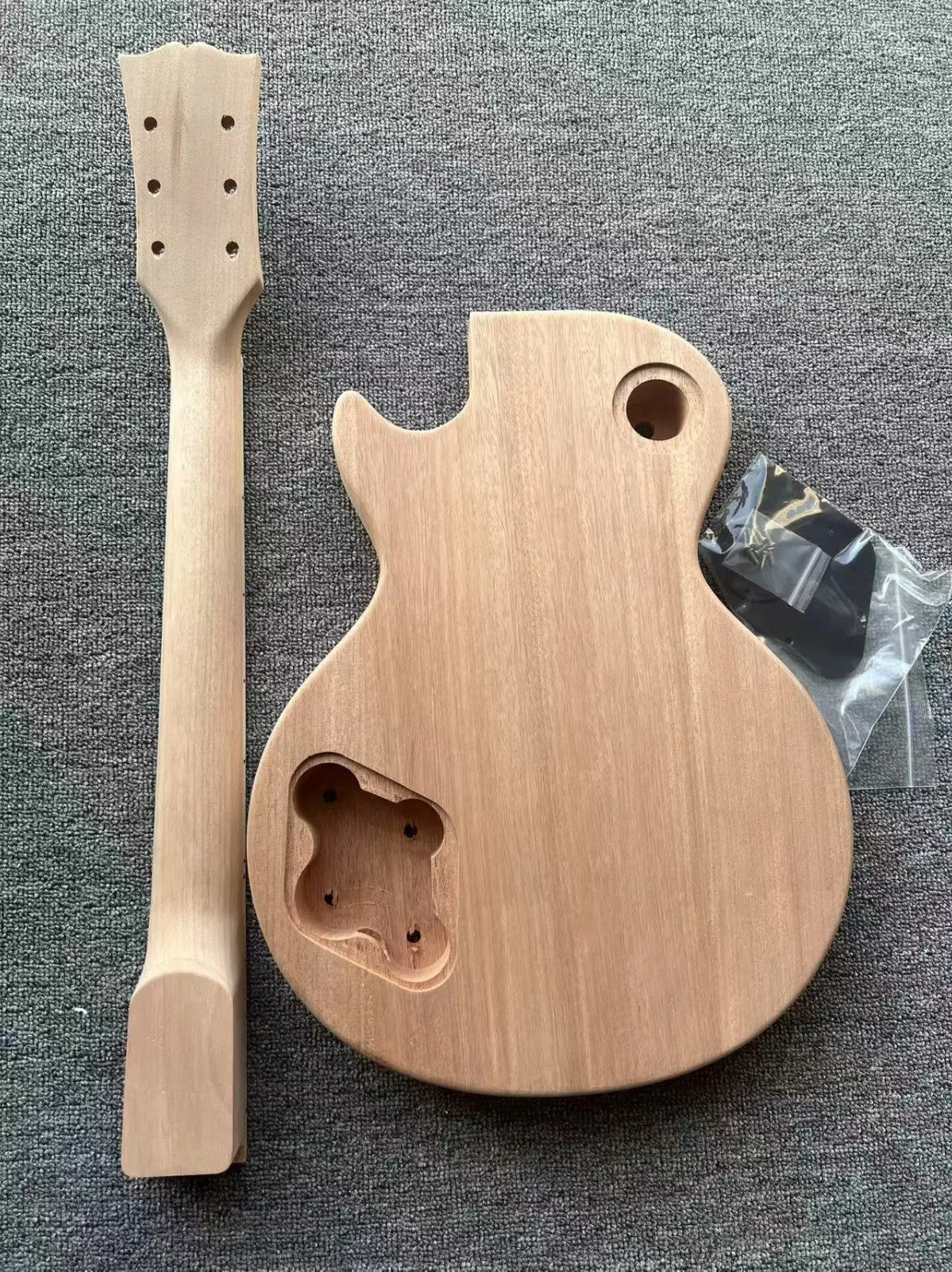 Single Cut Mahogany Guitar Body, P90s Pickups, Rosewood Fretboard Neck