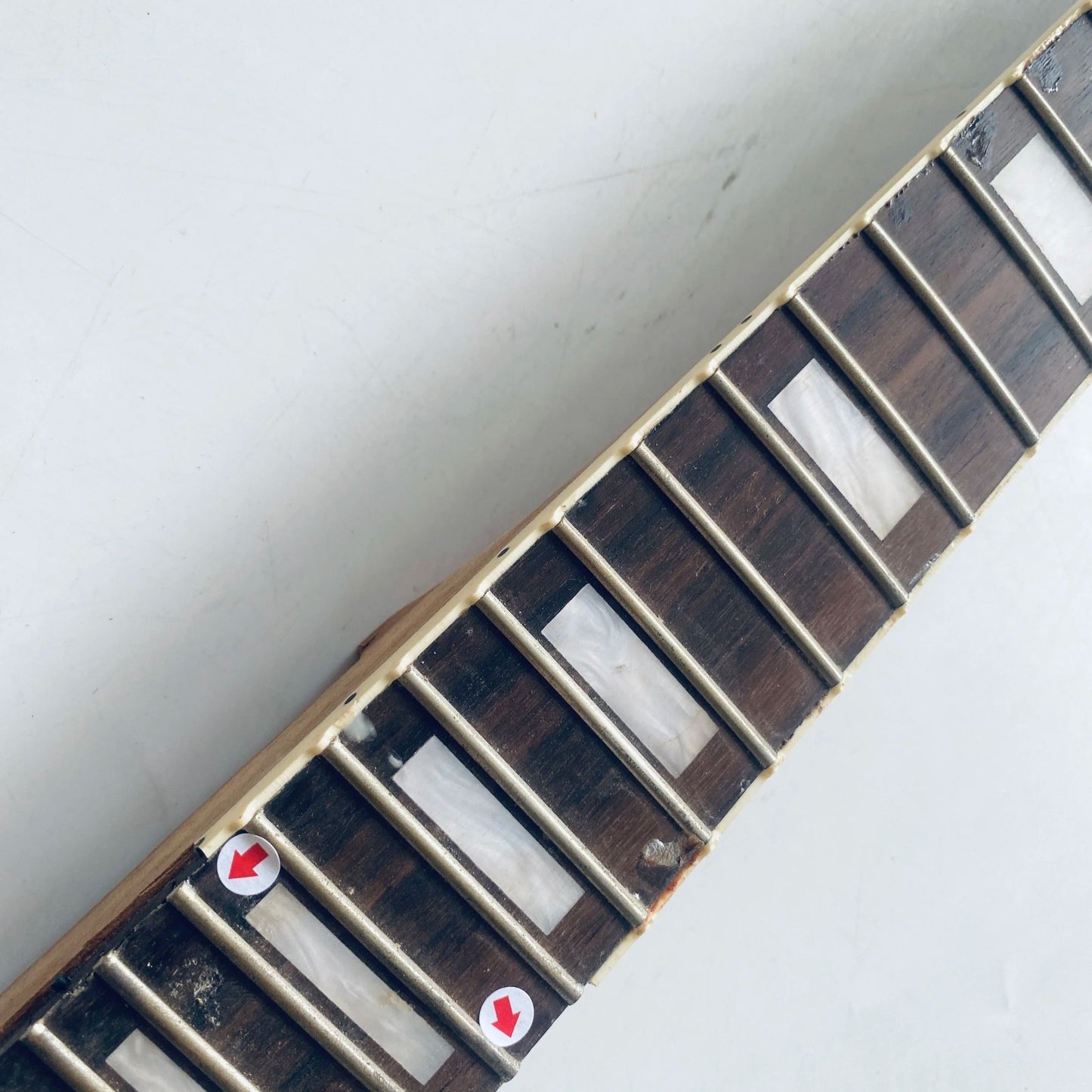 Mahogany Wood Set In Guitar Neck, Rosewood Fingerboard 22 Frets