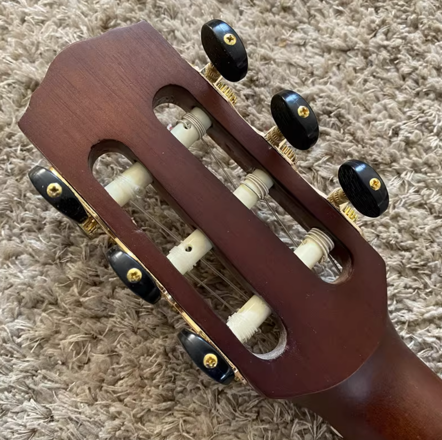 Silent Classical Guitar, Spruce and Mahogany Body, Rosewood Fingerboar