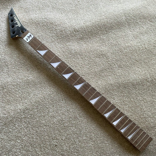 Jackson 4 String Bass Maple Wood Neck, Rosewood Fretboard