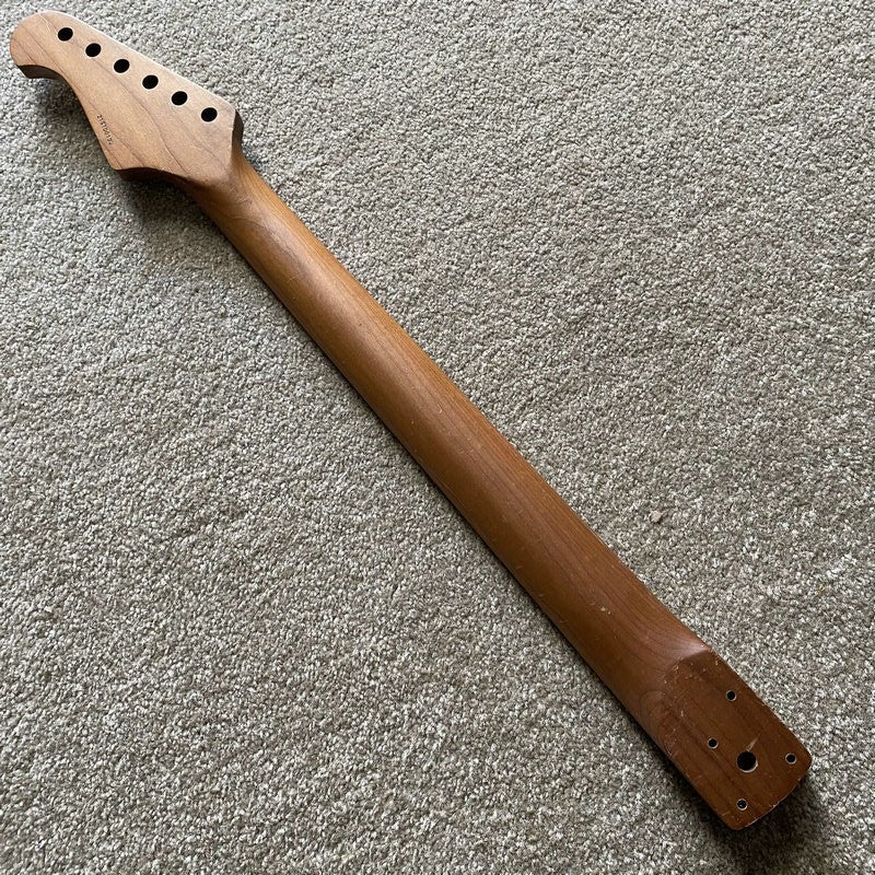 Custa Guitar Roasted Maple Wood Neck, 22 Frets Fingerboard