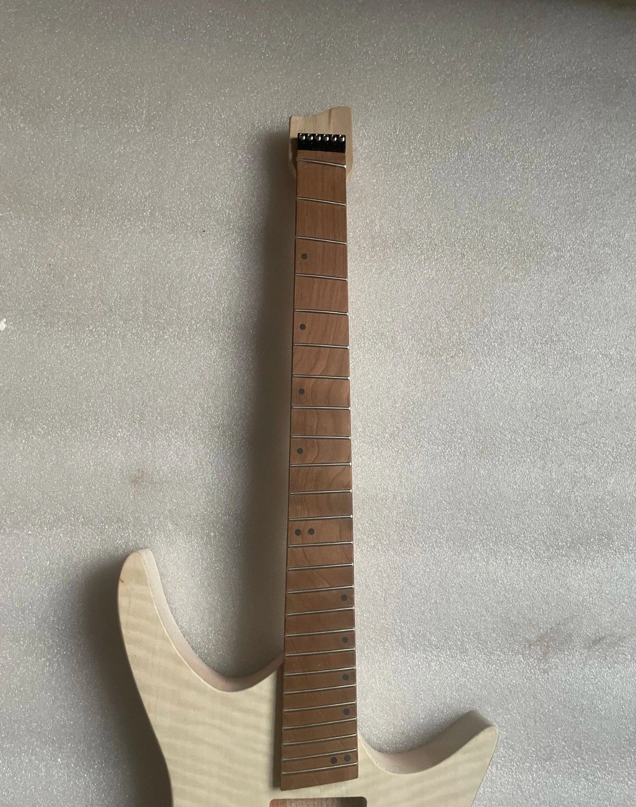 Mahogany Wood Headless Guitar Body with Maple Neck