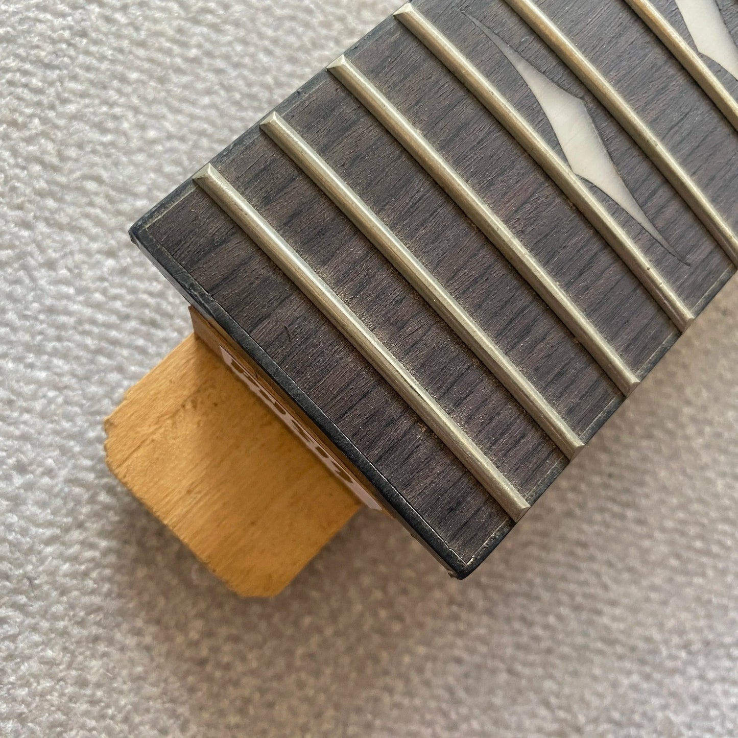 Set In Guitar Maple Wood Neck, 24 Frets Rosewood Fingerboard Fretboard