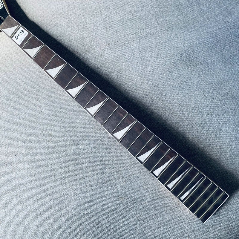 Jackson 5 String Bass Maple Neck, Rosewood Fingerboard Fretboard