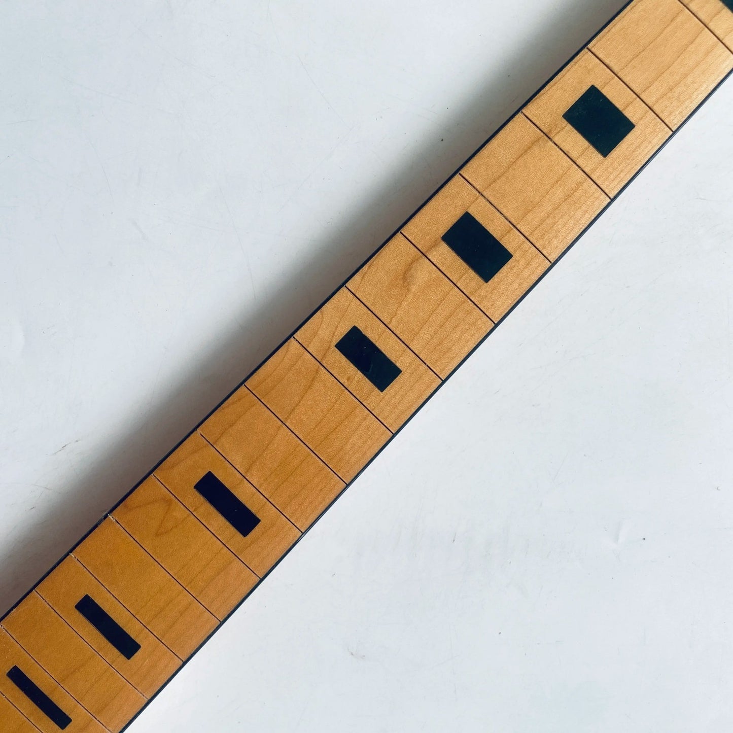 Tagima 5 String Bass Maple Wood Neck, 20 Frets Fingerboard Fretboard