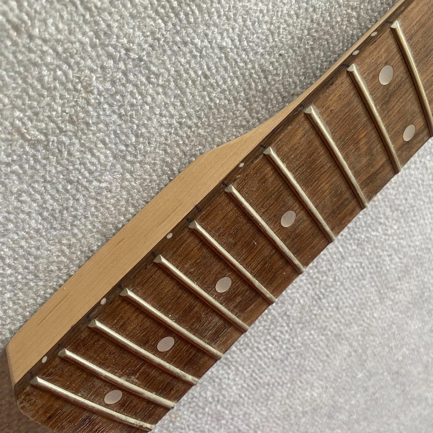 Black Maple Wood Guitar Neck, Rosewood 21 Frets Fingerboard Fretboard