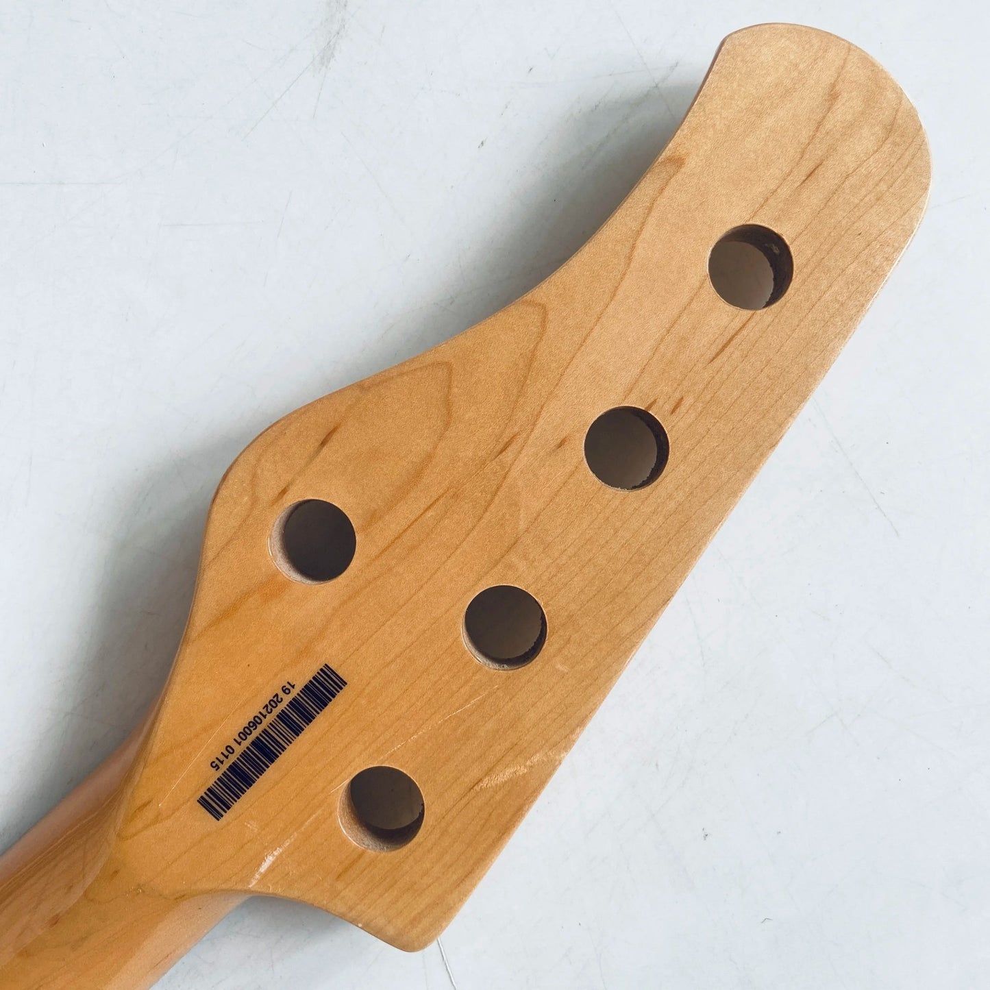 Tagima 5 String Bass Maple Wood Neck, 20 Frets Fingerboard Fretboard