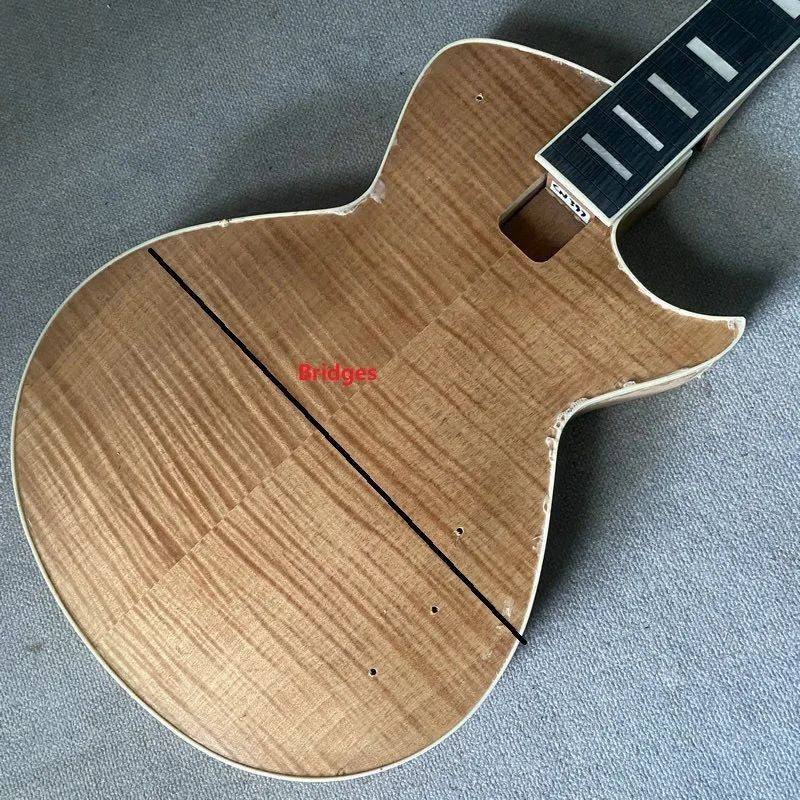 Tagima Guitar Tiger Maple Top Body with Mahogany Neck, Rosewood Finger