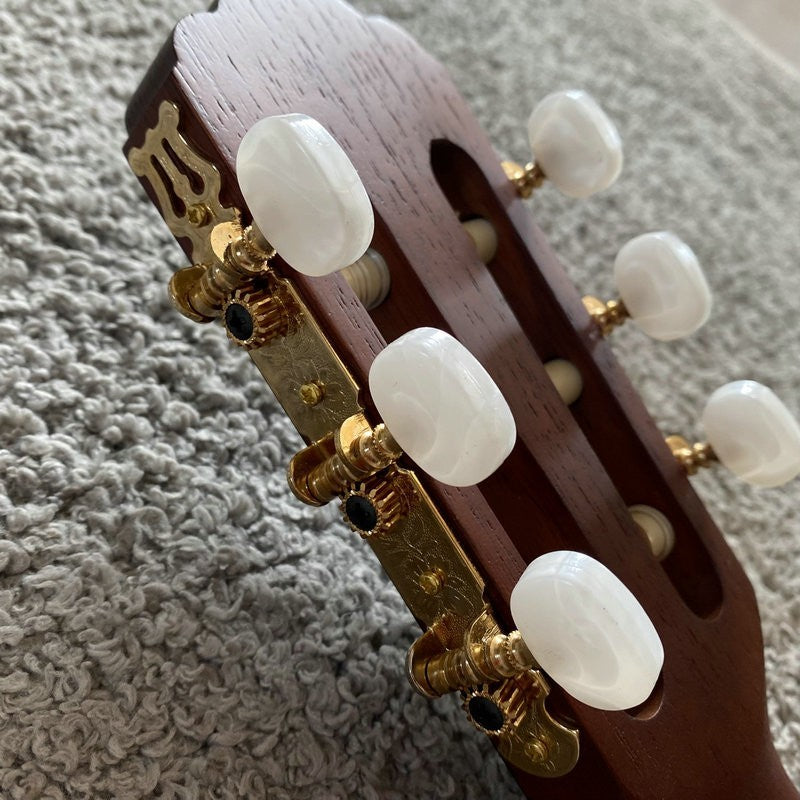39 Inch Spanish Classical Guitar Spruce Mahogany Body, Rosewood Finger