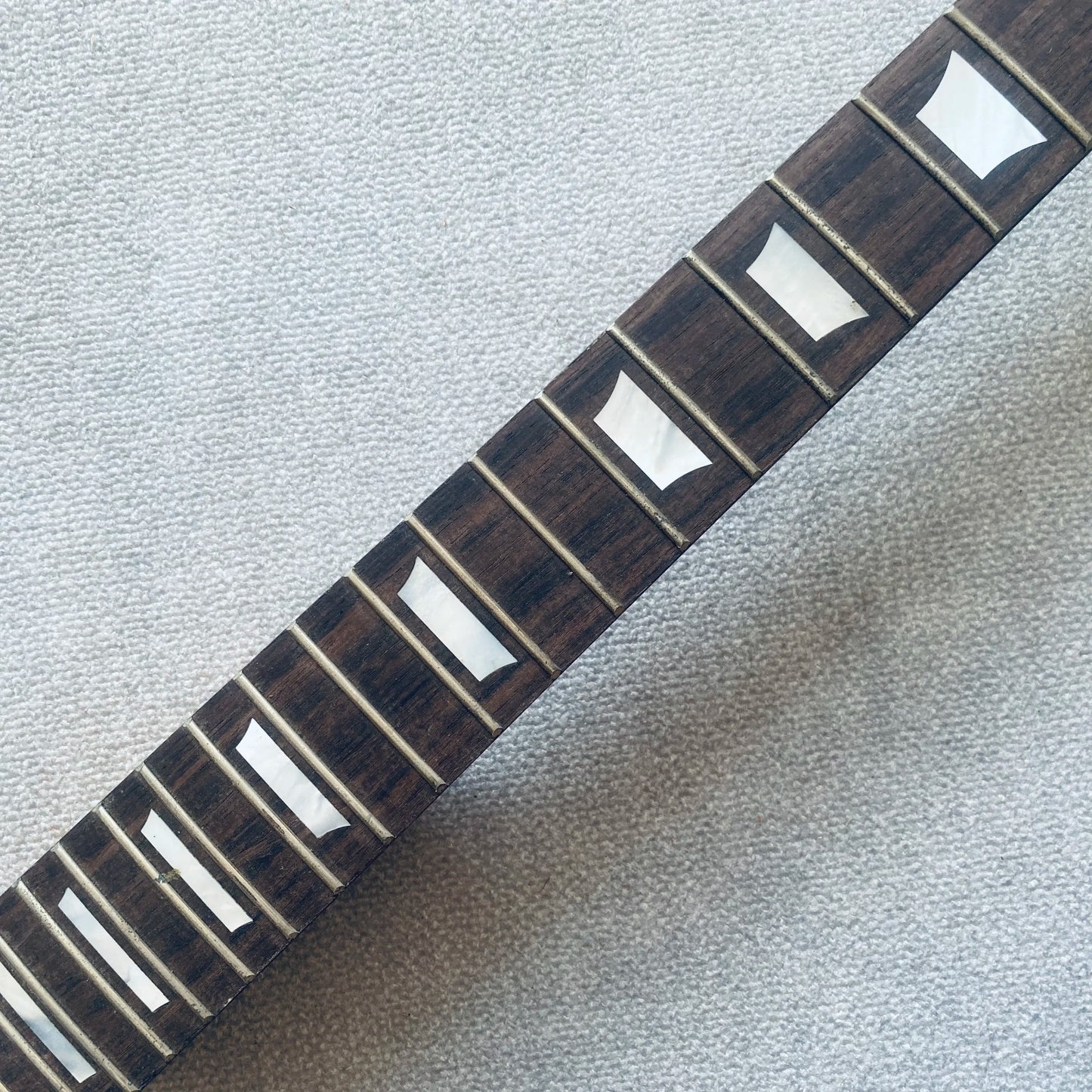 Okoume Wood Guitar Neck, Rosewood Fingerboard 22 Frets Fingerboard Fre